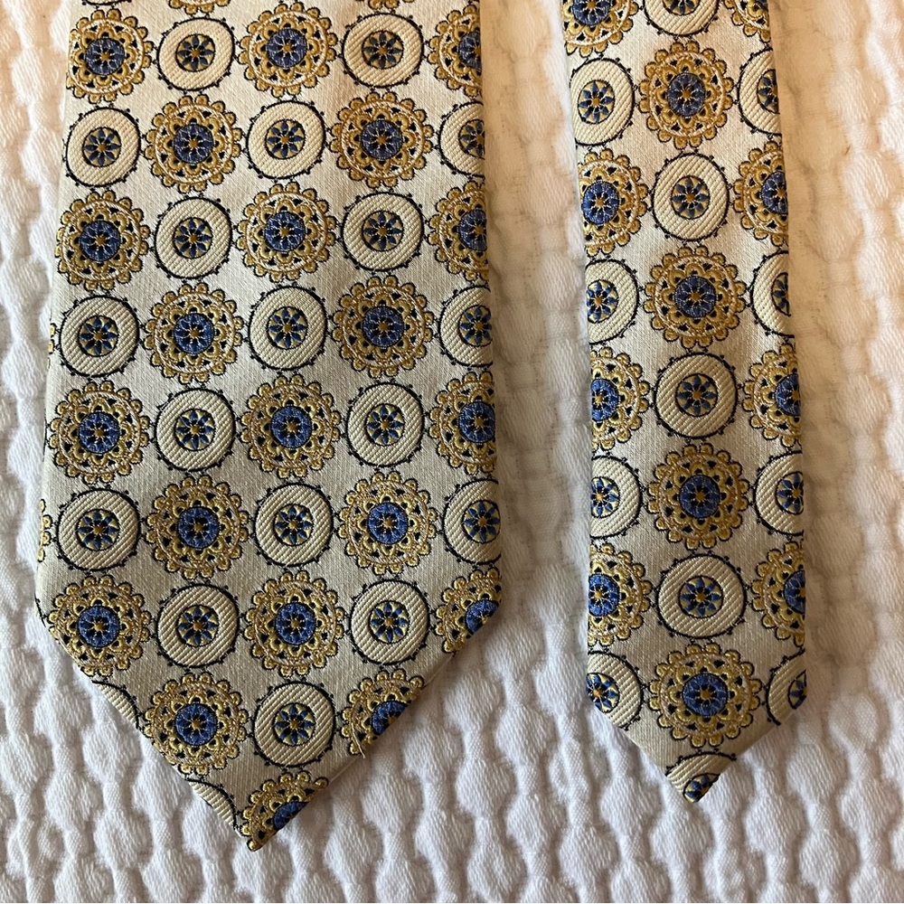 Pronto Uomo woven silk tie, foulard paisley medallions, yellow & blue